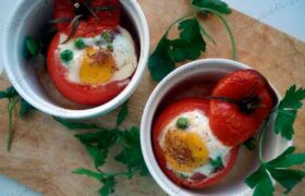 как приготовить яичницу с помидорами